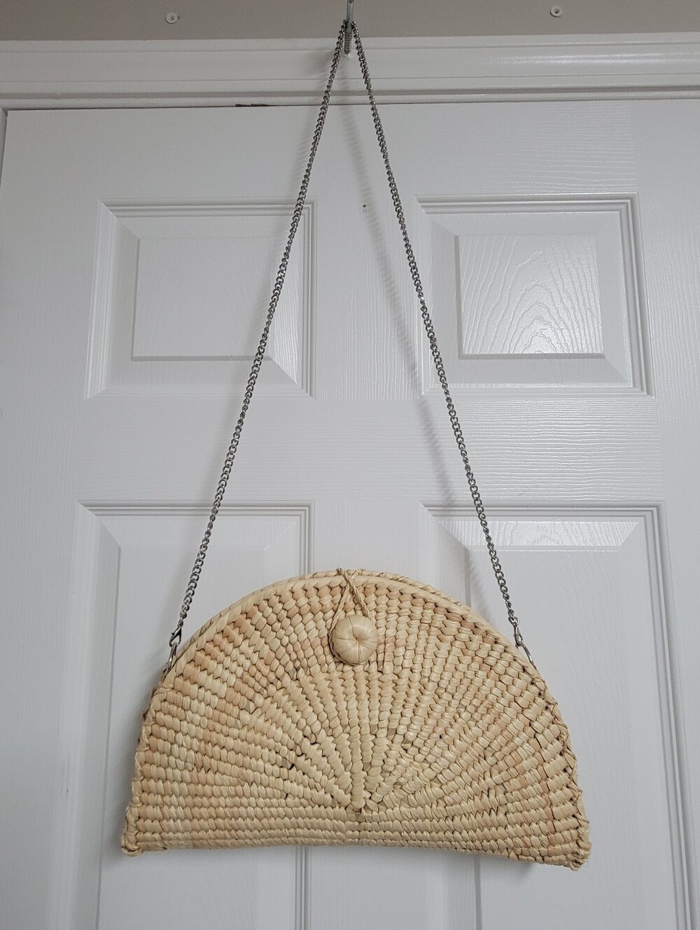 Alma Woven Half-Moon Straw Clutch - Natural. - Picture 12 of 15